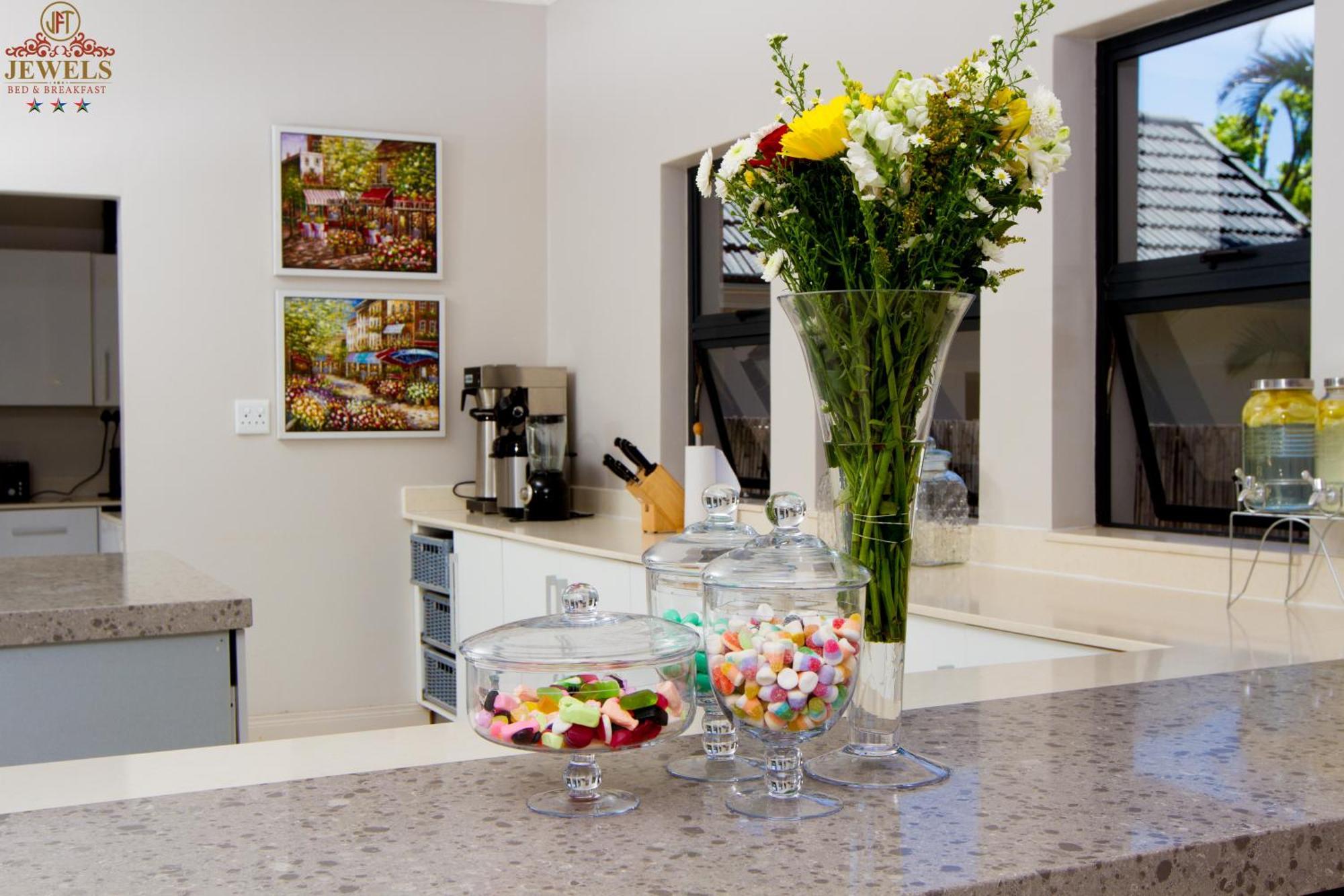 Jft Jewels Guest House East London Esterno foto