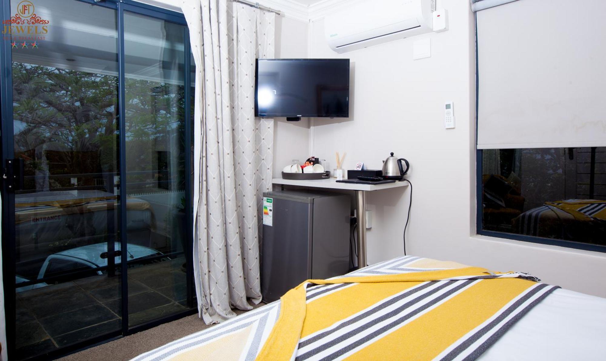 Jft Jewels Guest House East London Esterno foto