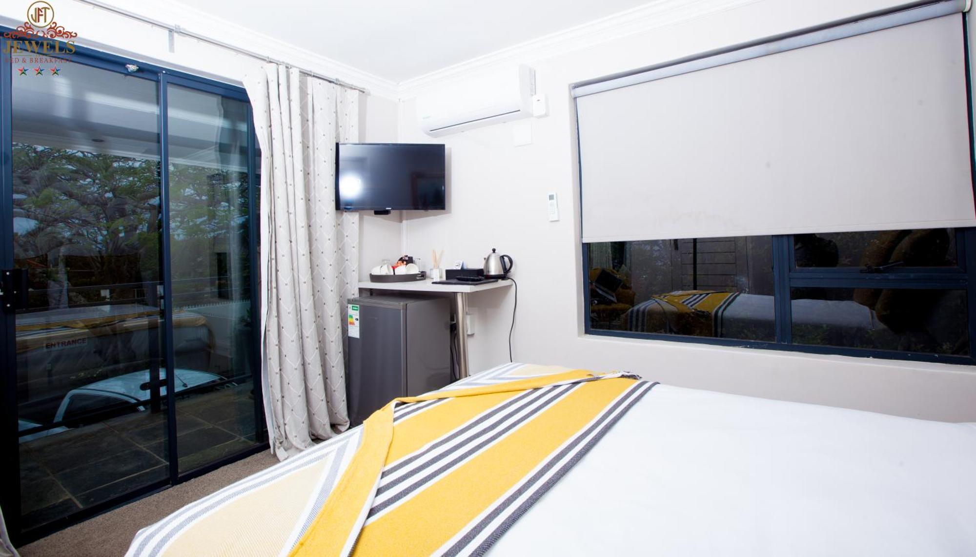 Jft Jewels Guest House East London Esterno foto
