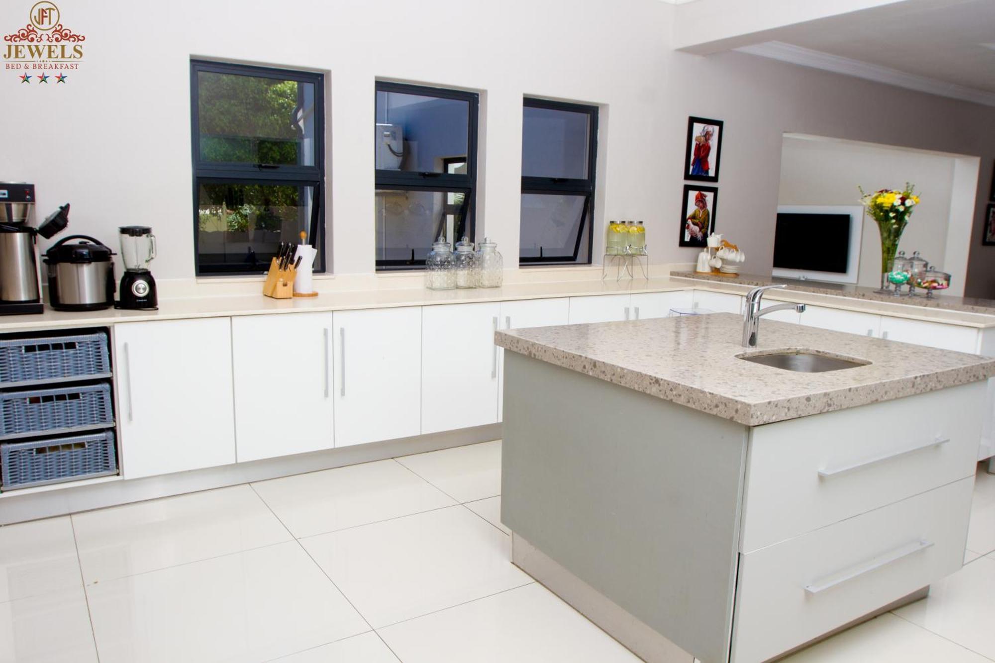 Jft Jewels Guest House East London Esterno foto