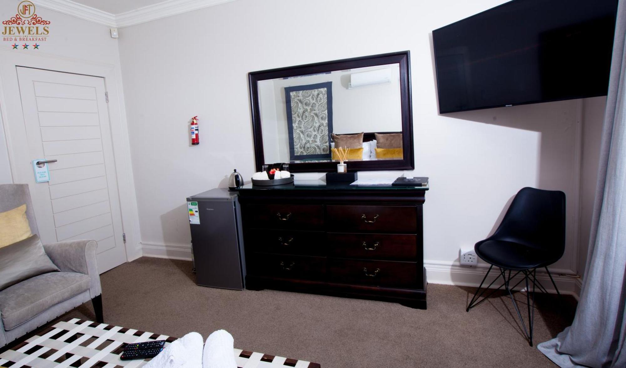 Jft Jewels Guest House East London Esterno foto
