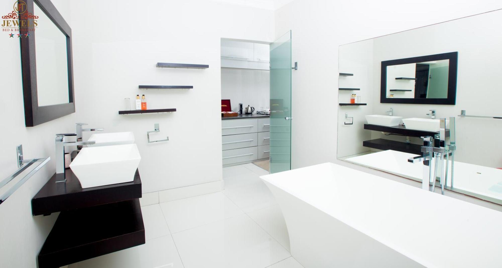 Jft Jewels Guest House East London Esterno foto