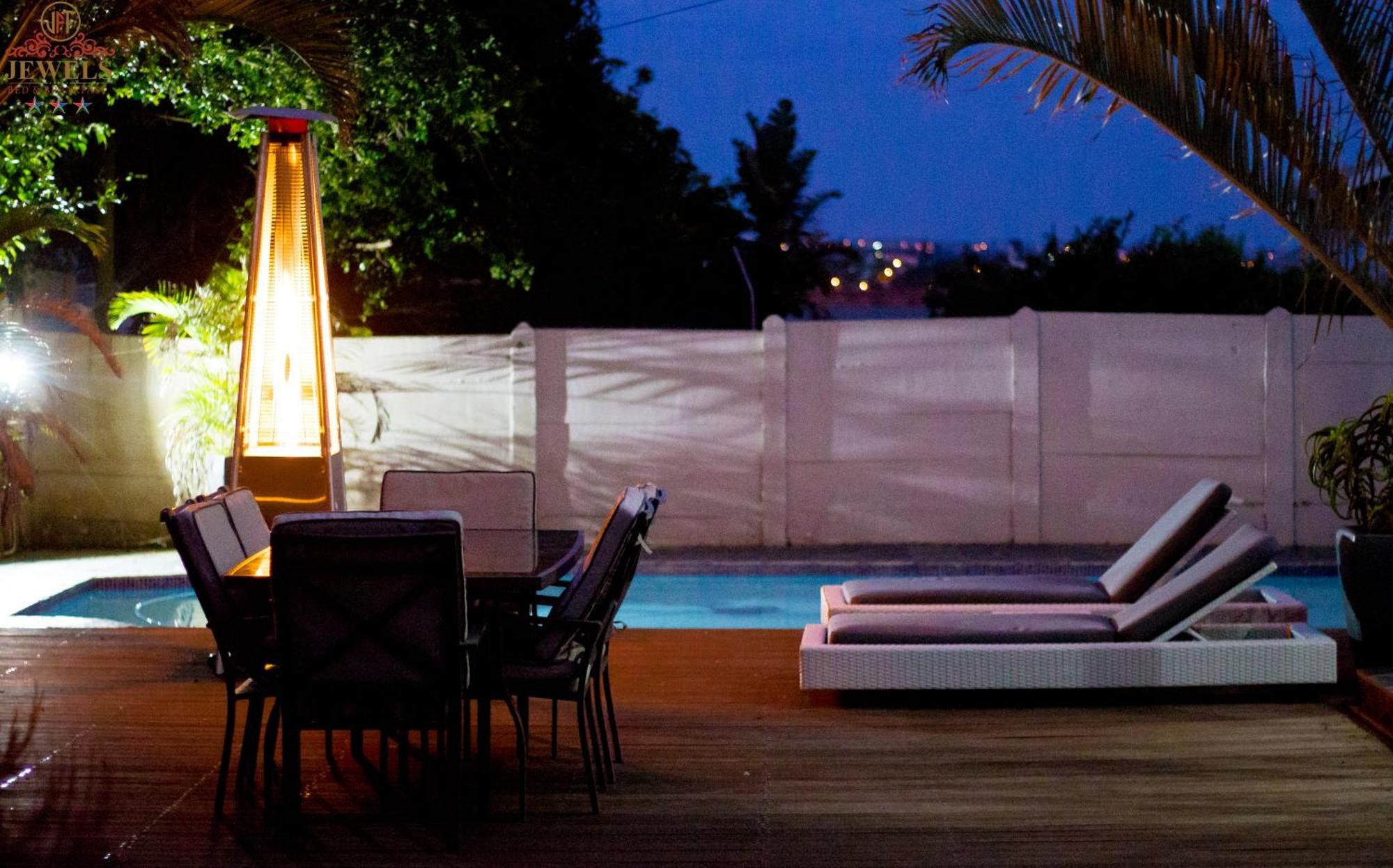 Jft Jewels Guest House East London Esterno foto