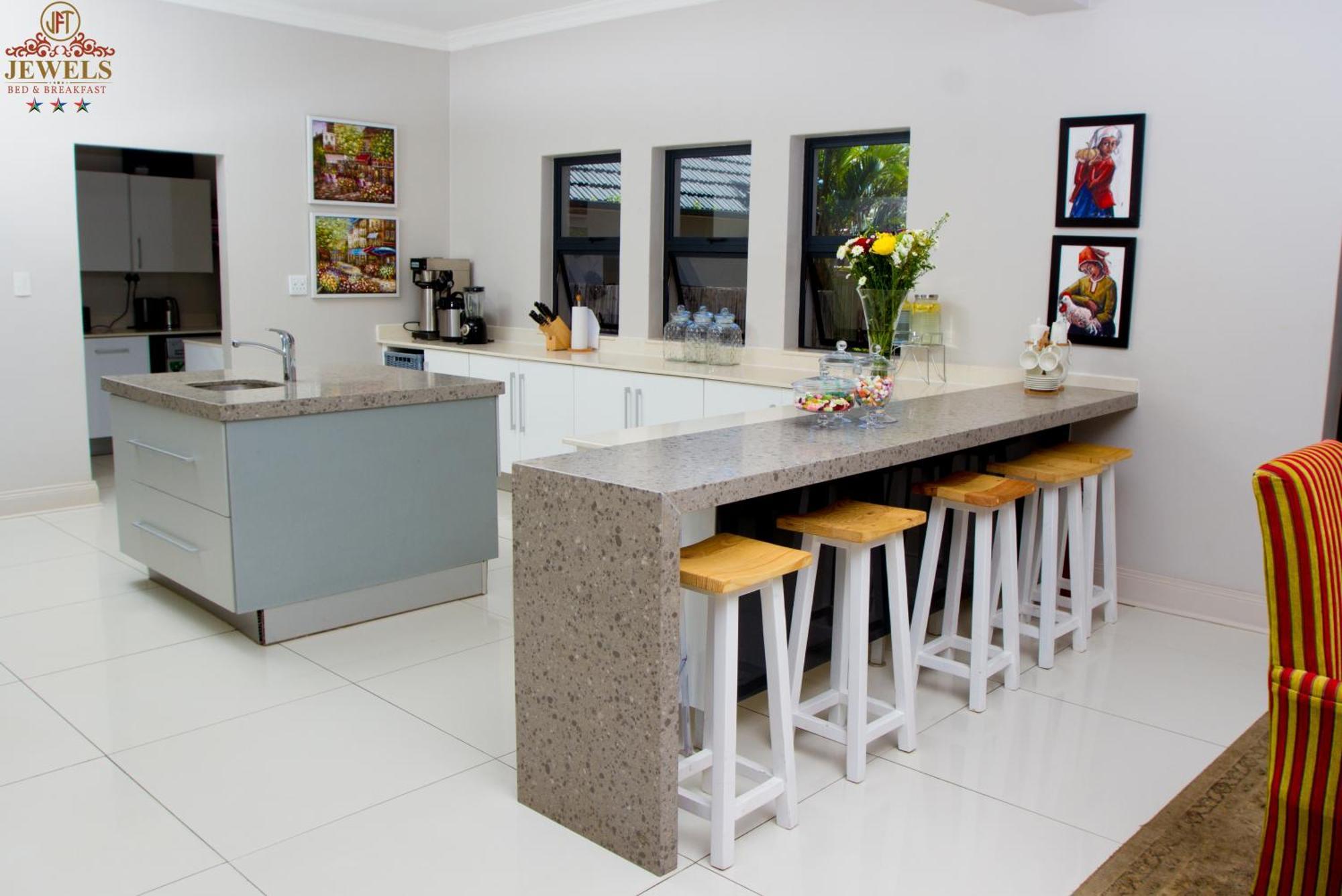 Jft Jewels Guest House East London Esterno foto